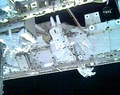Spacewalkers Outfit Space Station's Newest Room